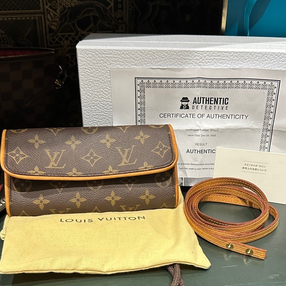 Louis Vuitton Handbags - Louis Vuitton Brown Monogram Clutch with Tan Trim